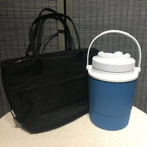 Bundle: Cooler and Insulated Bag
